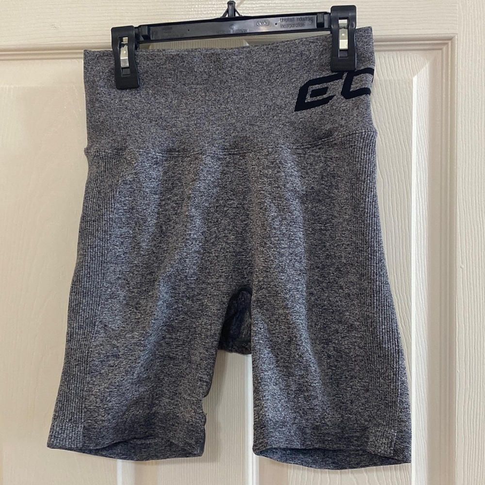 Echt Arise Scrunch Large Workout Shorts. Women’s